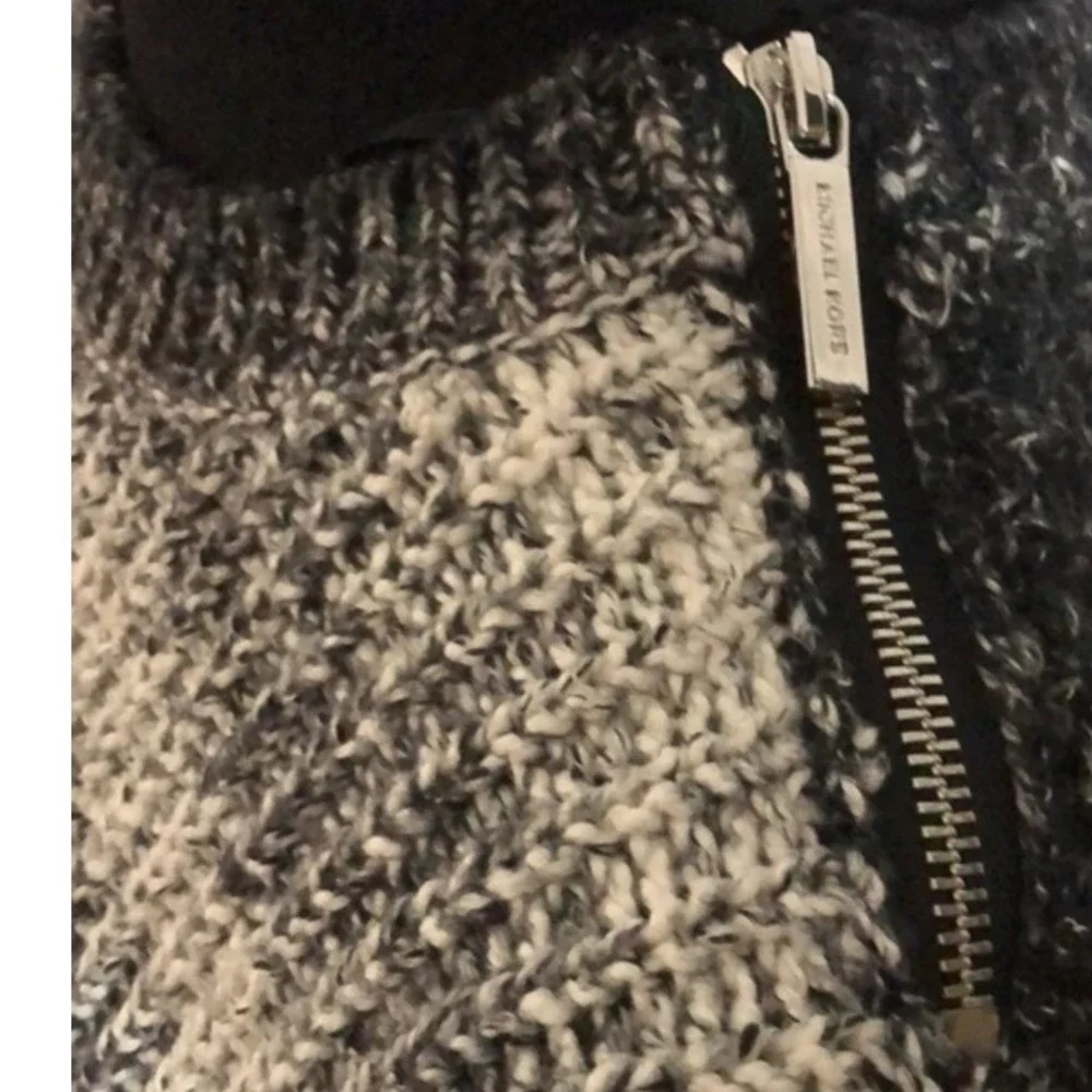 Michael Kors Striped Chunky Knit Shoulder‎ Zip Black White Womens Medium